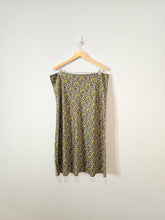Load image into Gallery viewer, J.Crew Floral Midi Skirt (XXL)

