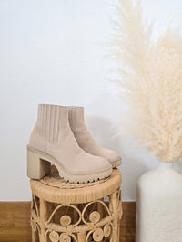 Dolce Vita Chunky Heeled Booties (9.5)