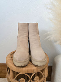 Dolce Vita Chunky Heeled Booties (9.5)