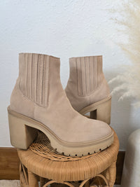 Dolce Vita Chunky Heeled Booties (9.5)