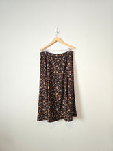 Load image into Gallery viewer, Vintage Floral Midi Skirt (16)
