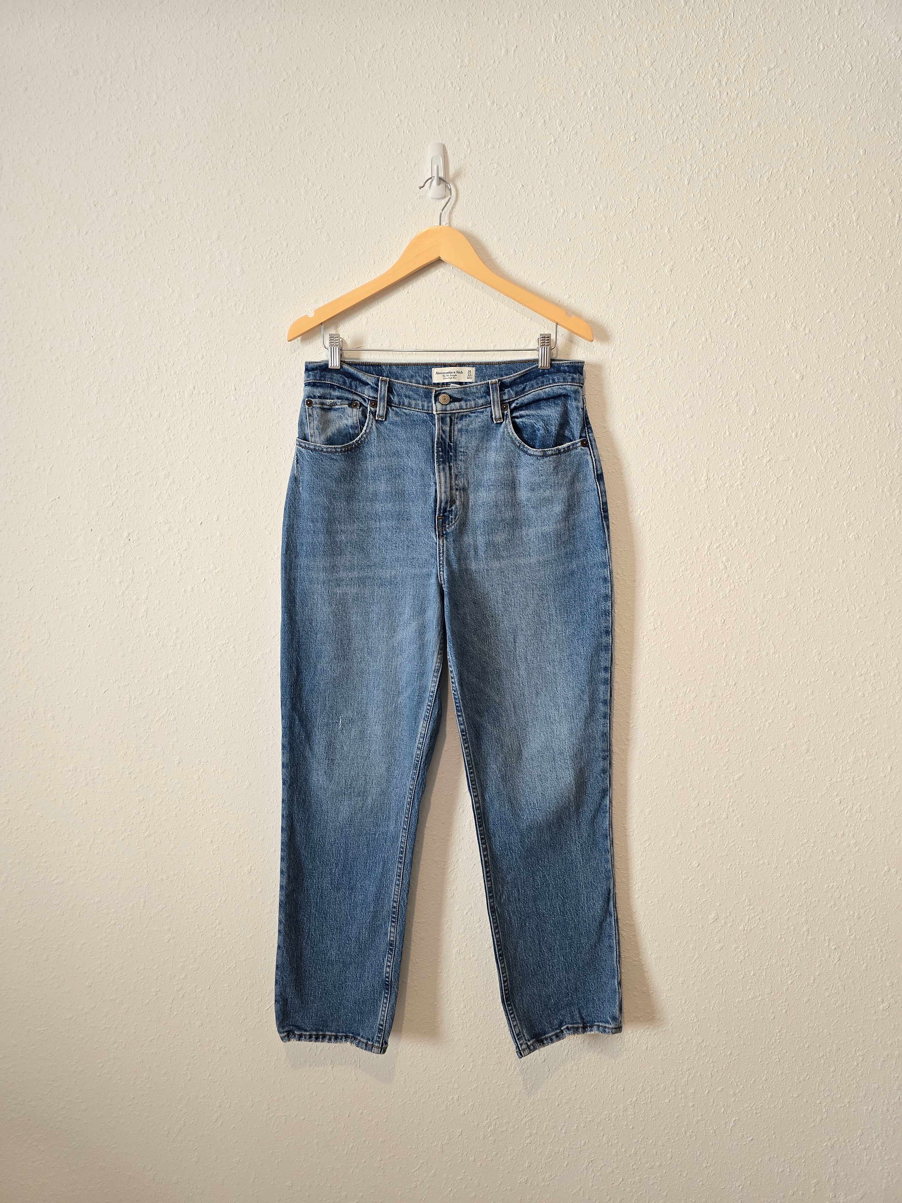 A&F 90s Straight Jeans (31/12s)