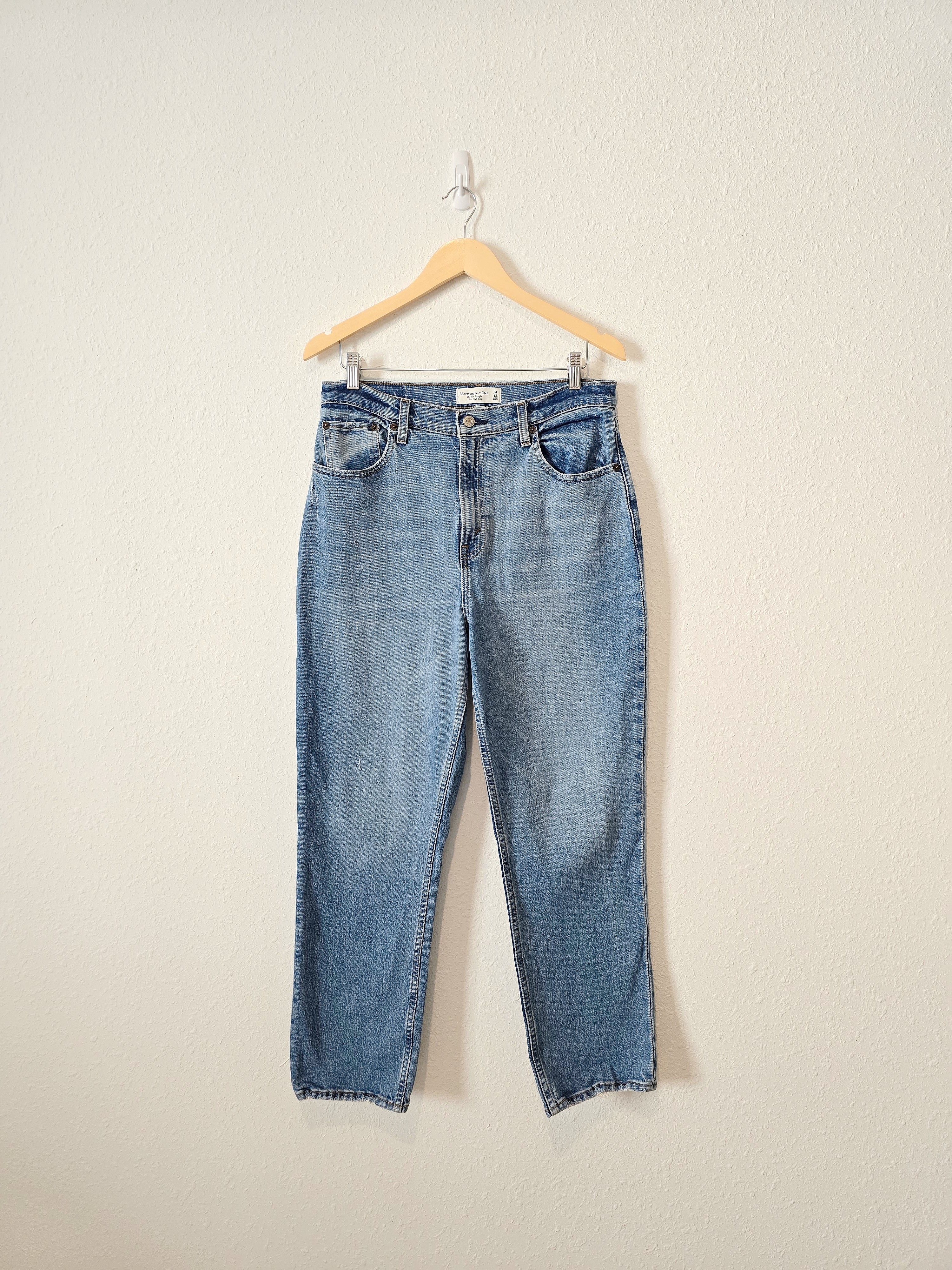 A&F 90s Straight Jeans (31/12s)