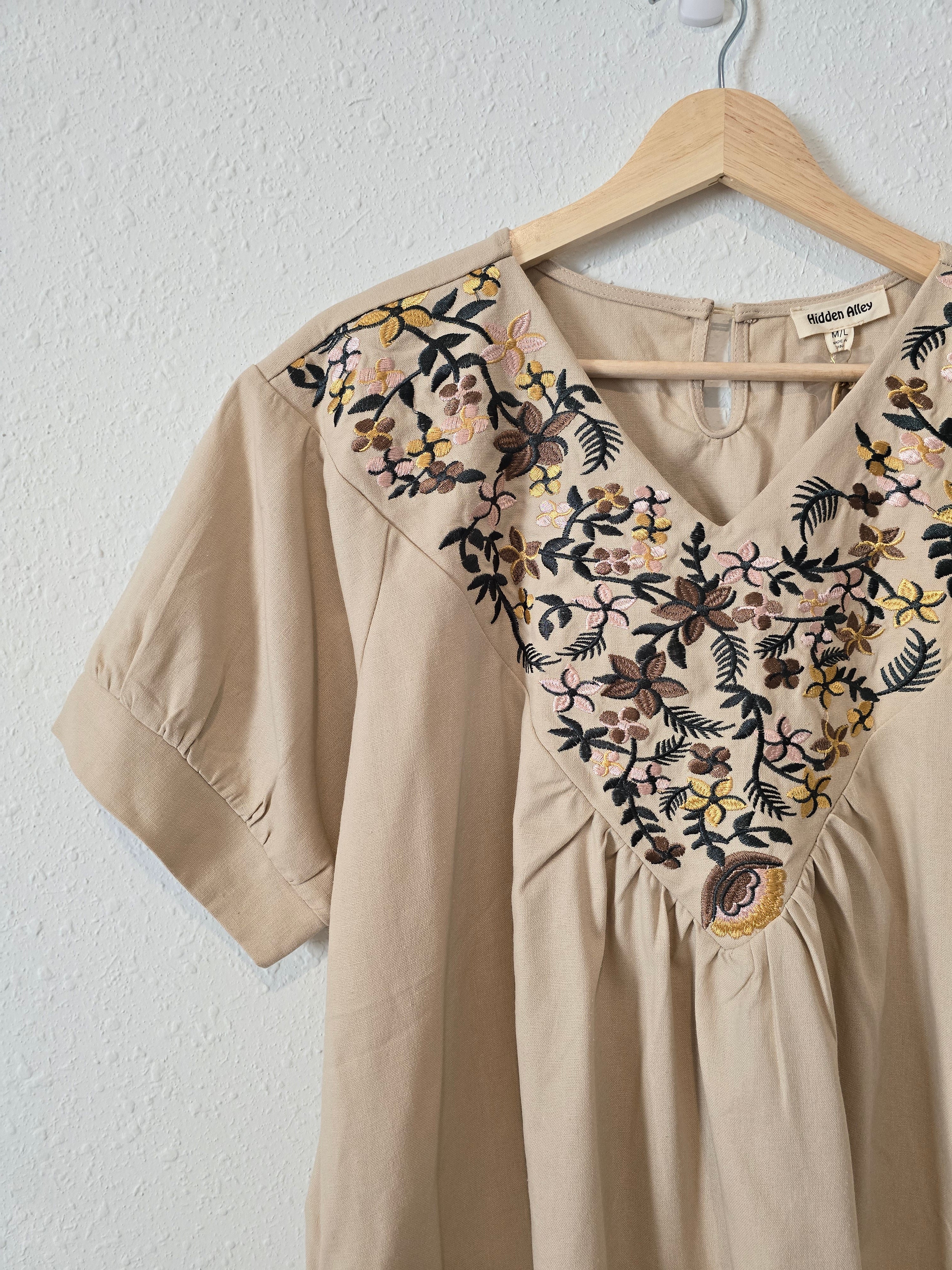 Floral Embroidered Linen Dress (M/L)