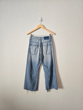 Load image into Gallery viewer, The GREAT Wide Leg Jeans (25)
