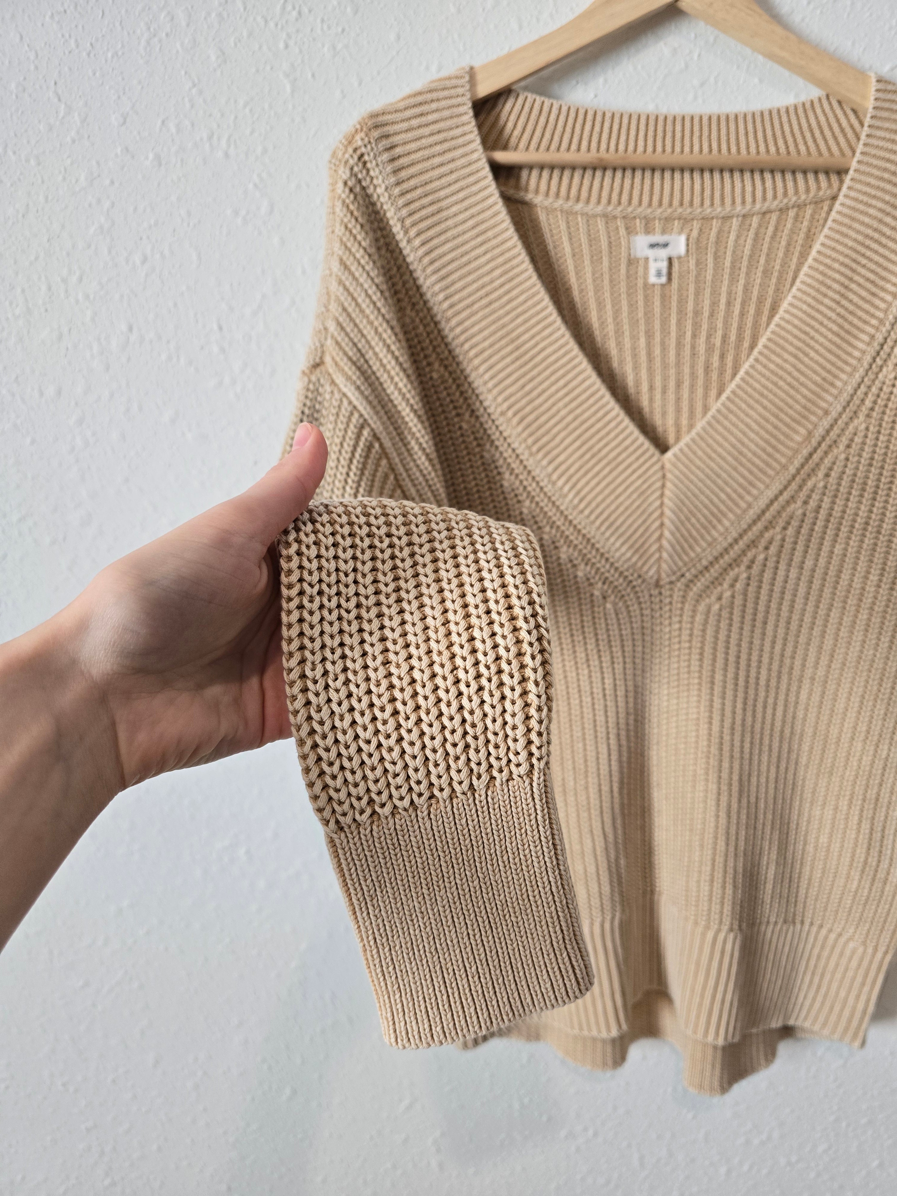 Aerie Neutral Oversized Sweater (XS)