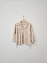 Load image into Gallery viewer, Vintage Floral Embroidered Button Up (M)
