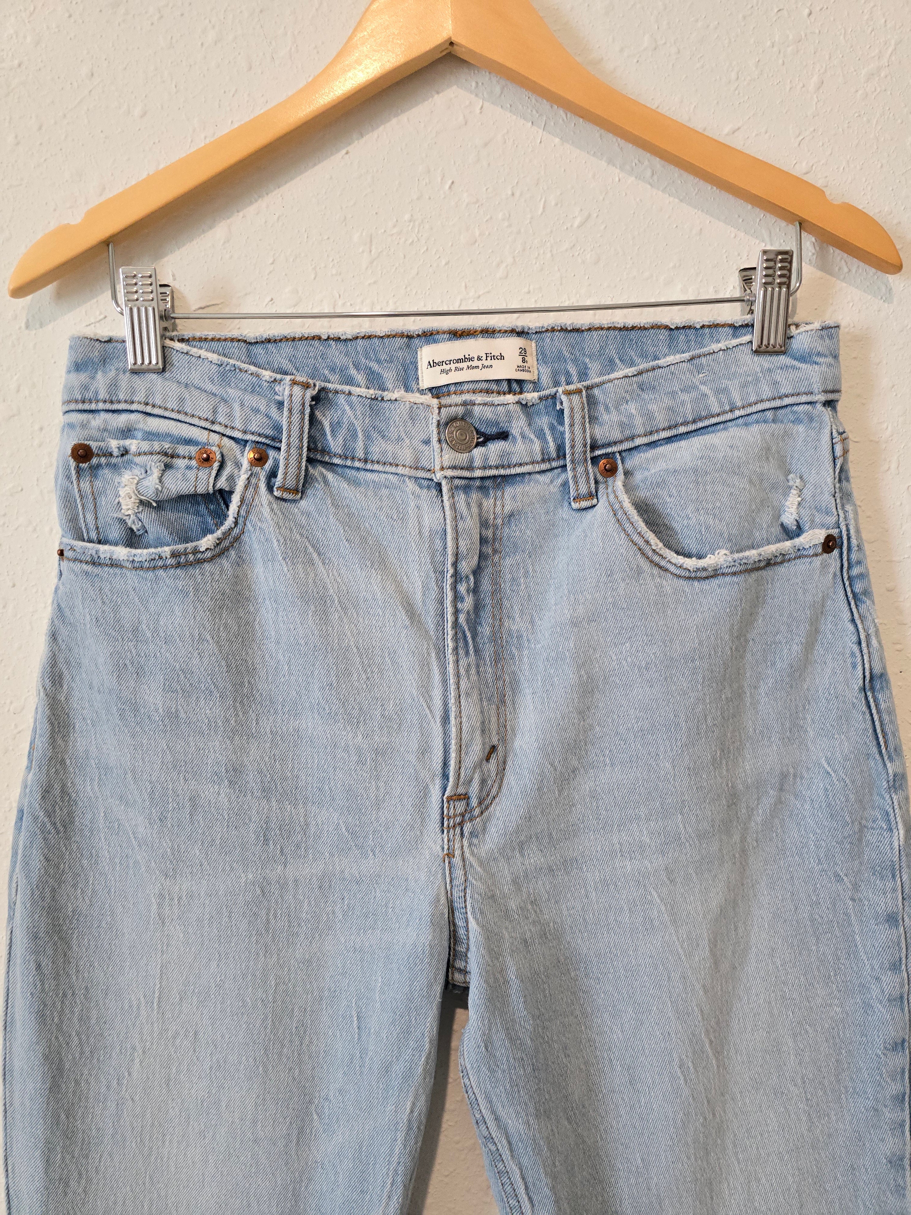 A&F High Rise Mom Jeans (29/8)