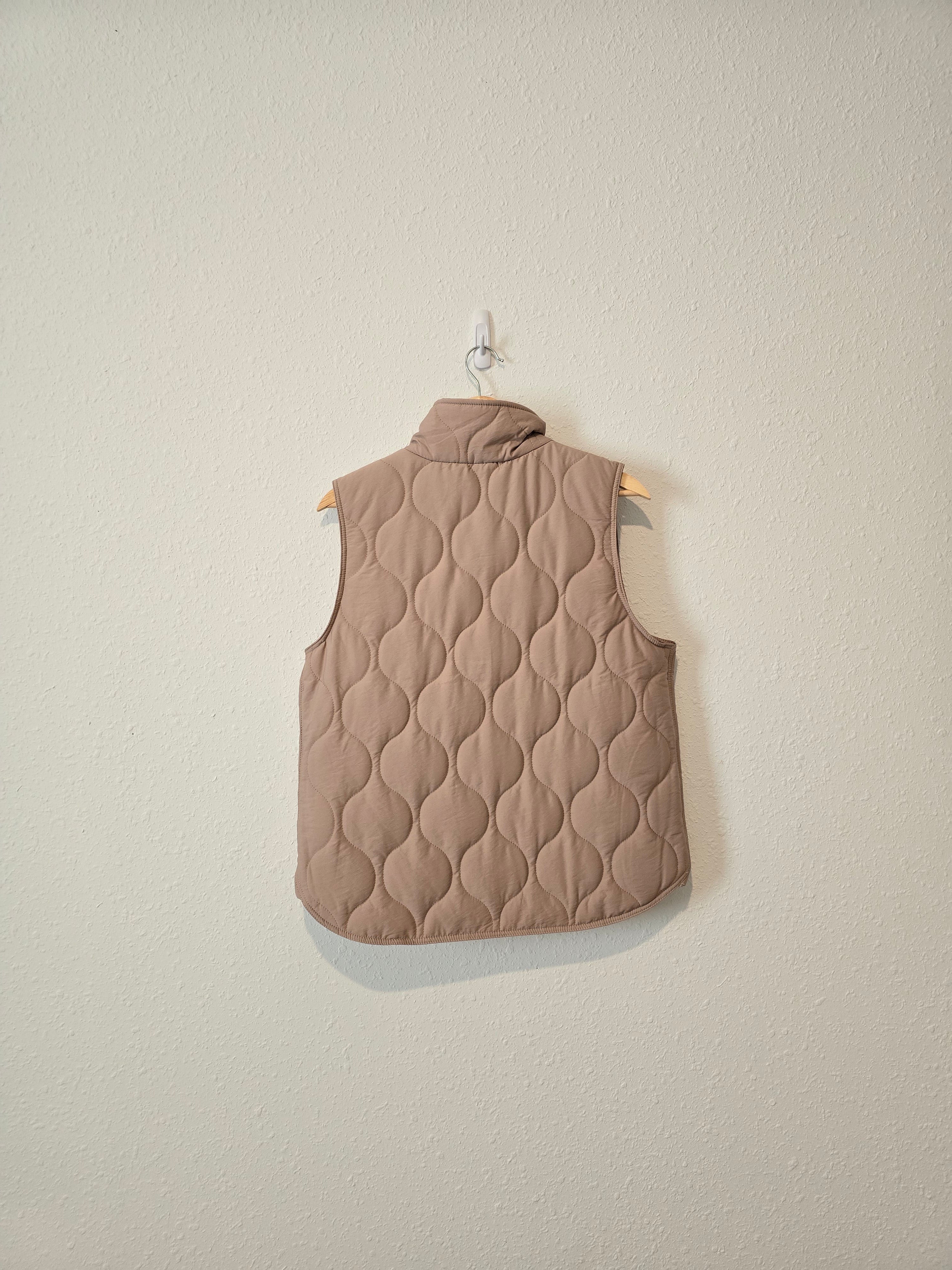 Neutral Zip Up Puffer Vest (L)