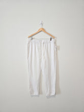 Load image into Gallery viewer, NEW White Linen Straight Pants (L)
