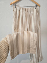 Load image into Gallery viewer, NEW Wide Leg Striped Pants (M)
