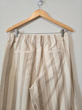 Load image into Gallery viewer, NEW Wide Leg Striped Pants (M)
