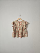 Load image into Gallery viewer, A&amp;F Floral Ruffle Top (M)
