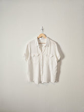 Load image into Gallery viewer, Cotton Gauze Button Up Top (XL)
