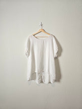 Load image into Gallery viewer, White Beachy Linen Top (2X)
