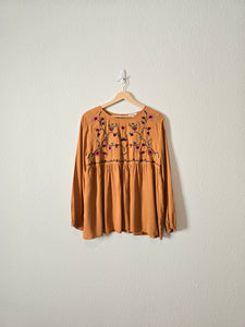 Boutique Floral Embroidered Top (M)