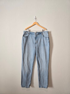 A&F 90s Straight Jeans (35/20 long)