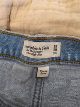 Load image into Gallery viewer, A&amp;F 90s Straight Jeans (35/20 long)
