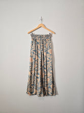 Load image into Gallery viewer, Floral Wide Leg Pants (M)
