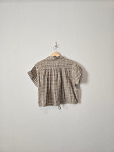 Load image into Gallery viewer, Madewell Plaid Button Up Top (S)

