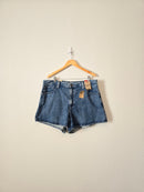 NEW Levi's High Rise Mom Shorts (18W)