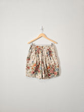 Load image into Gallery viewer, Vintage Floral Linen Shorts (M)
