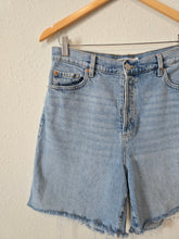 Load image into Gallery viewer, Relaxed Denim Shorts (29)
