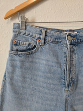 Load image into Gallery viewer, Relaxed Denim Shorts (29)
