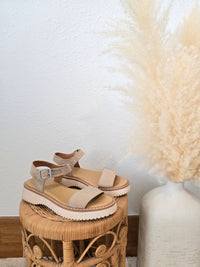 Neutral Platform Buckle Sandals (7)