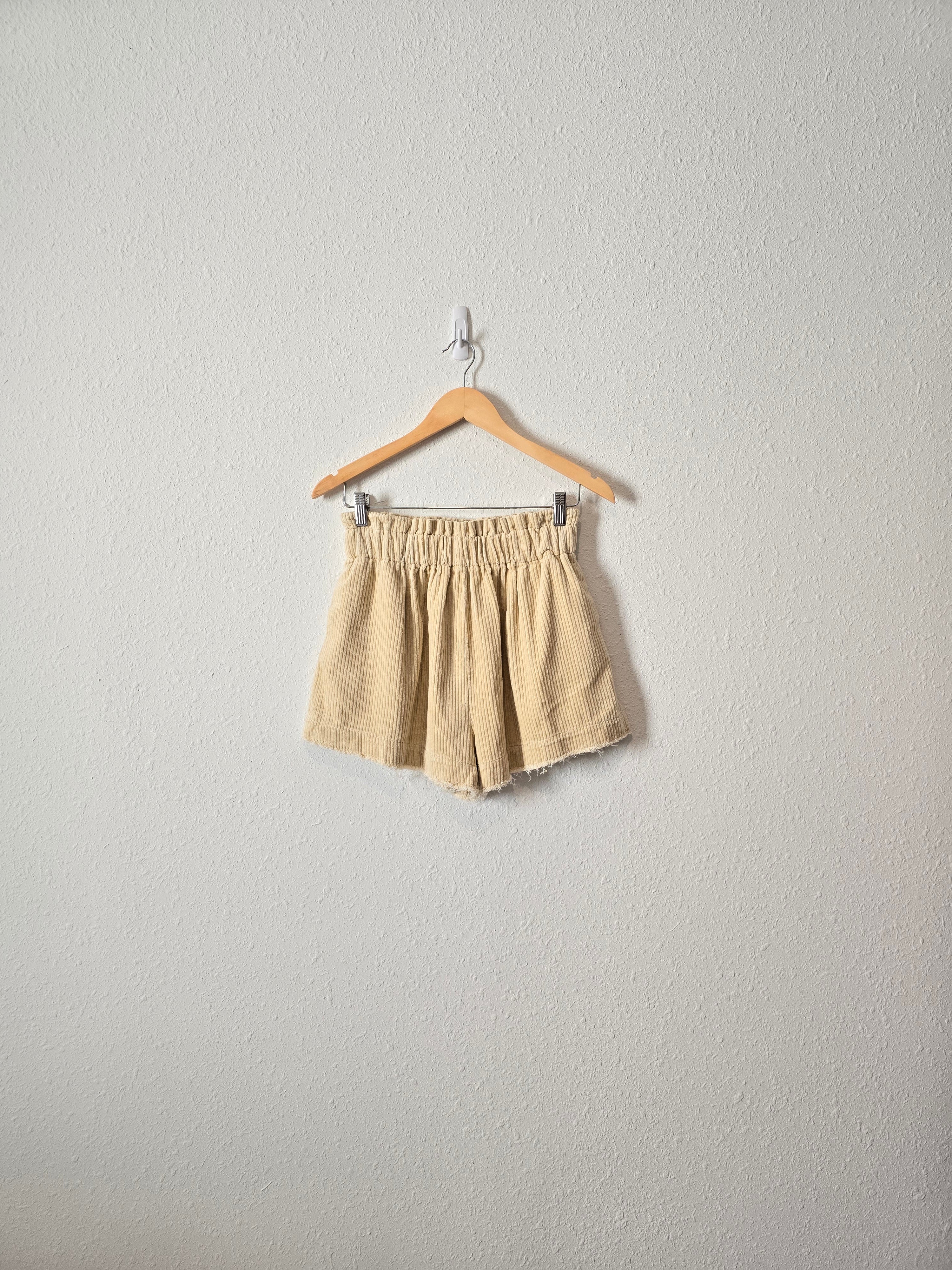 Boutique Cream Cord Shorts (L)