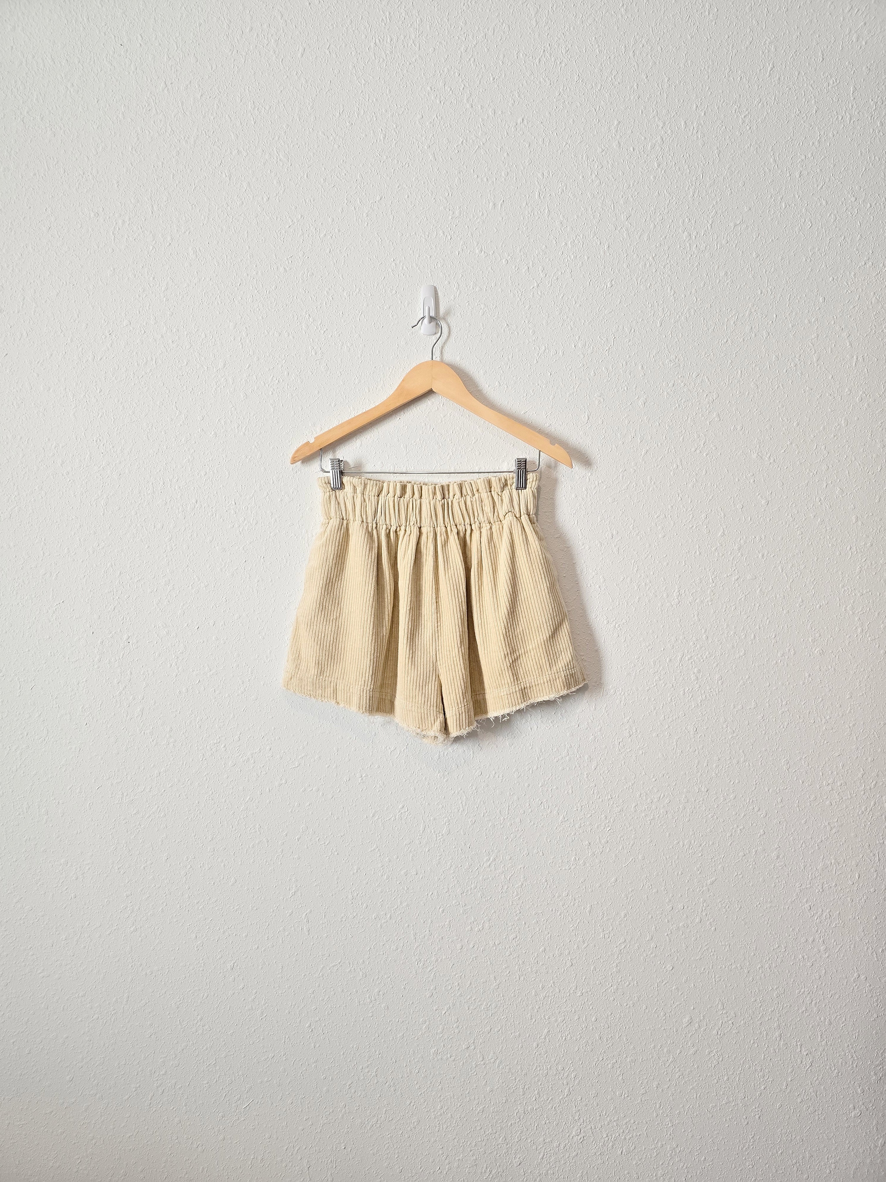 Boutique Cream Cord Shorts (L)