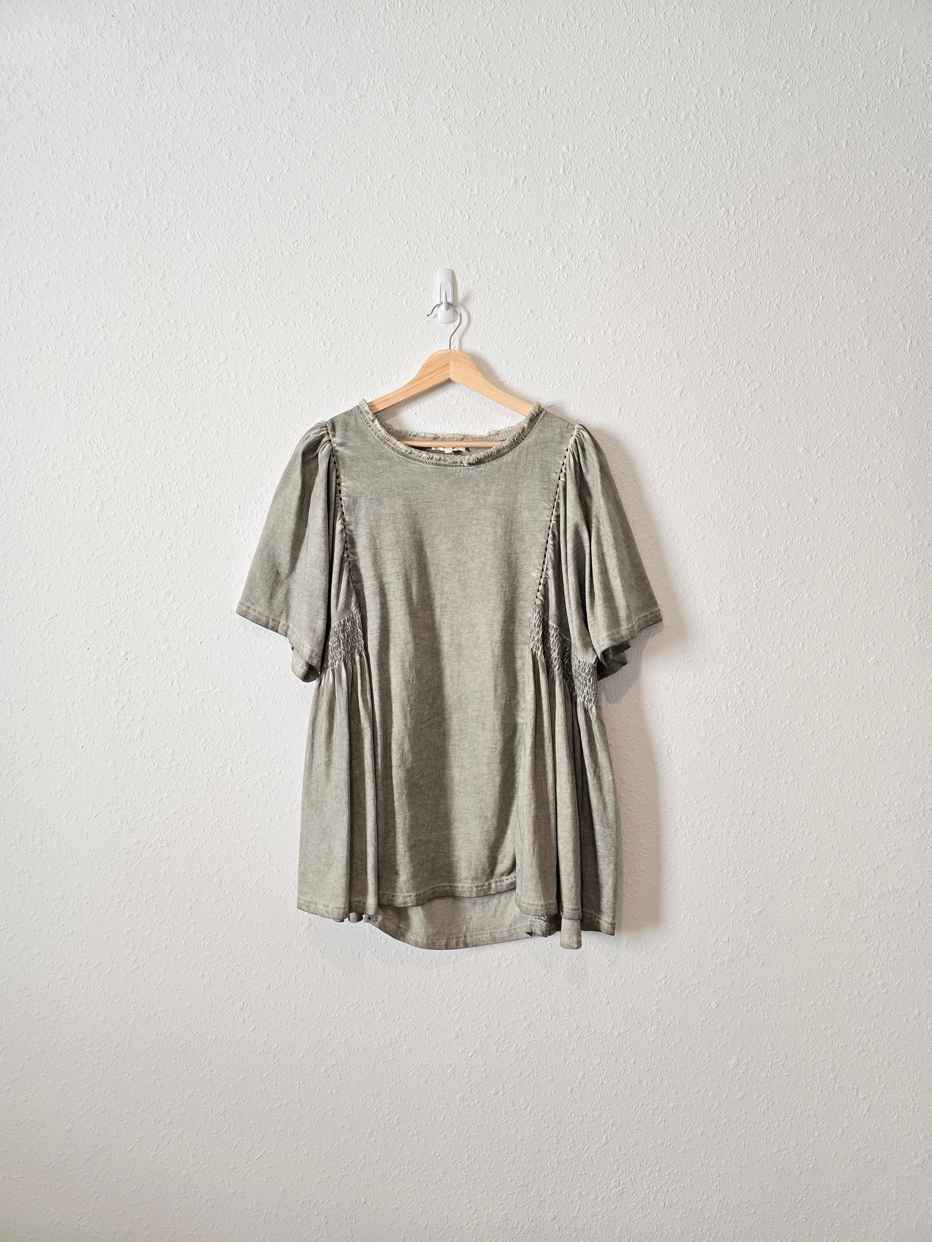 Easel Oversized Smocked Top (M)