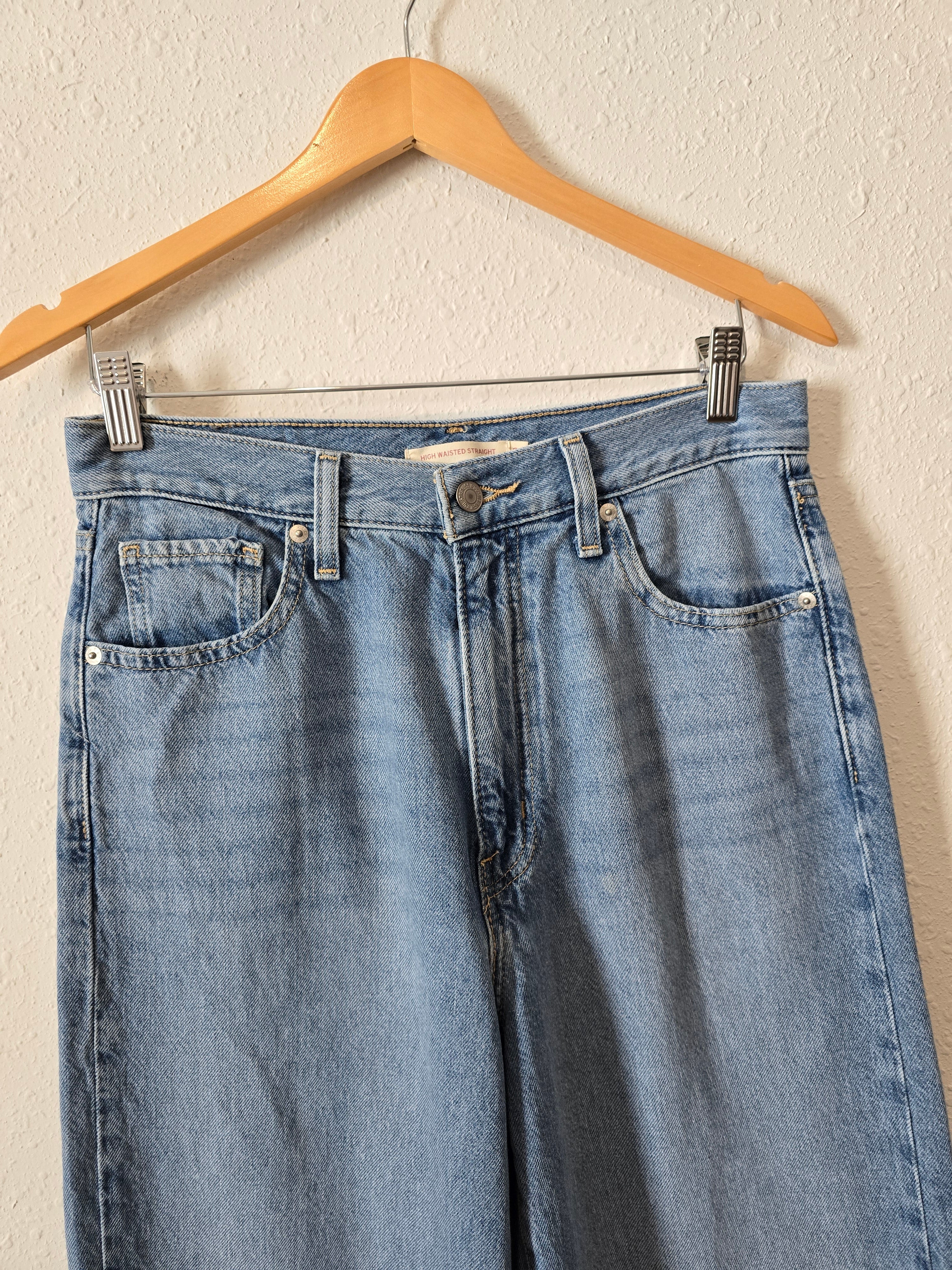 Levi's High Waisted Straight Jeans (29)