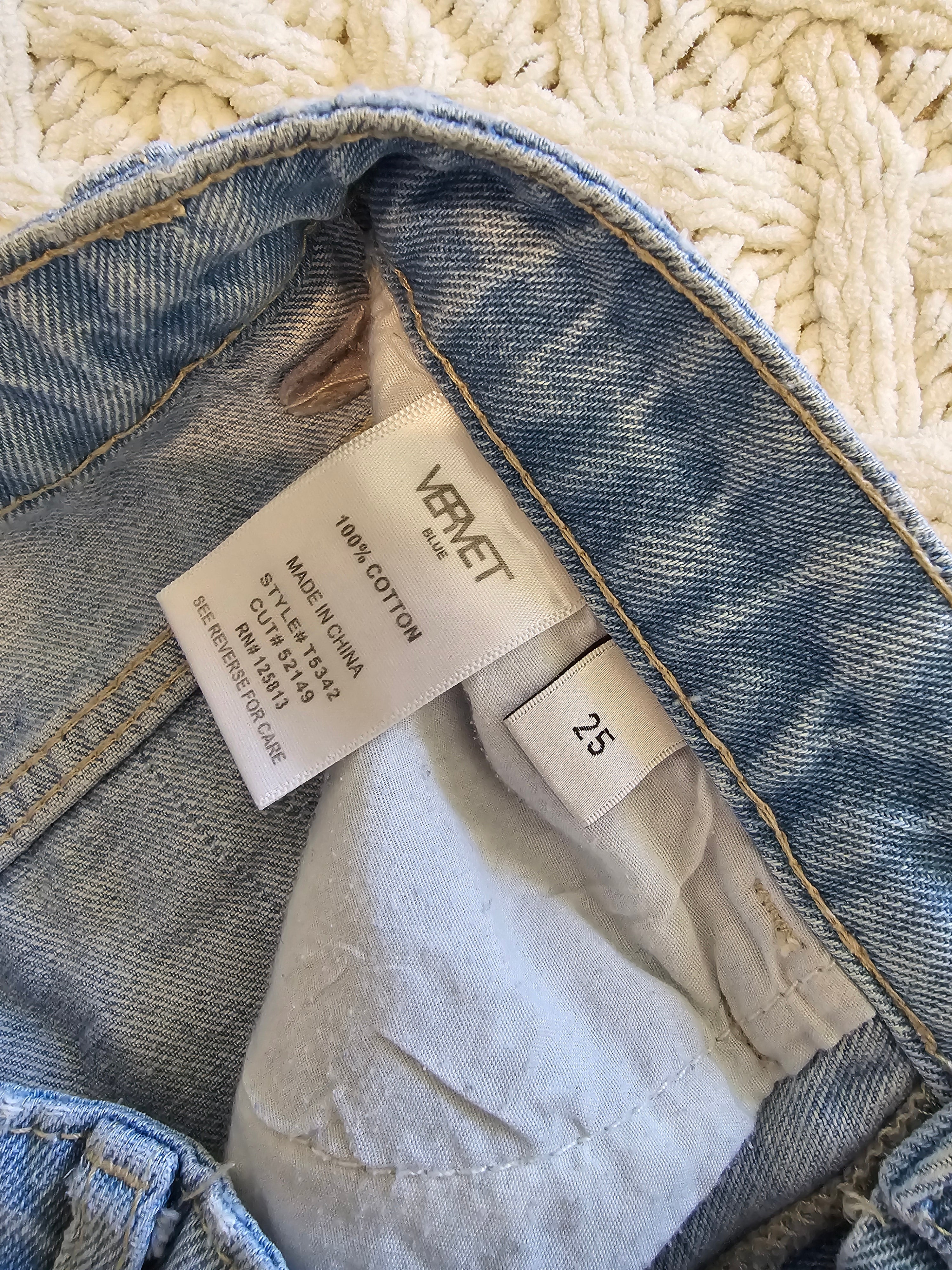 Light Wash Wide Leg Jeans (25)