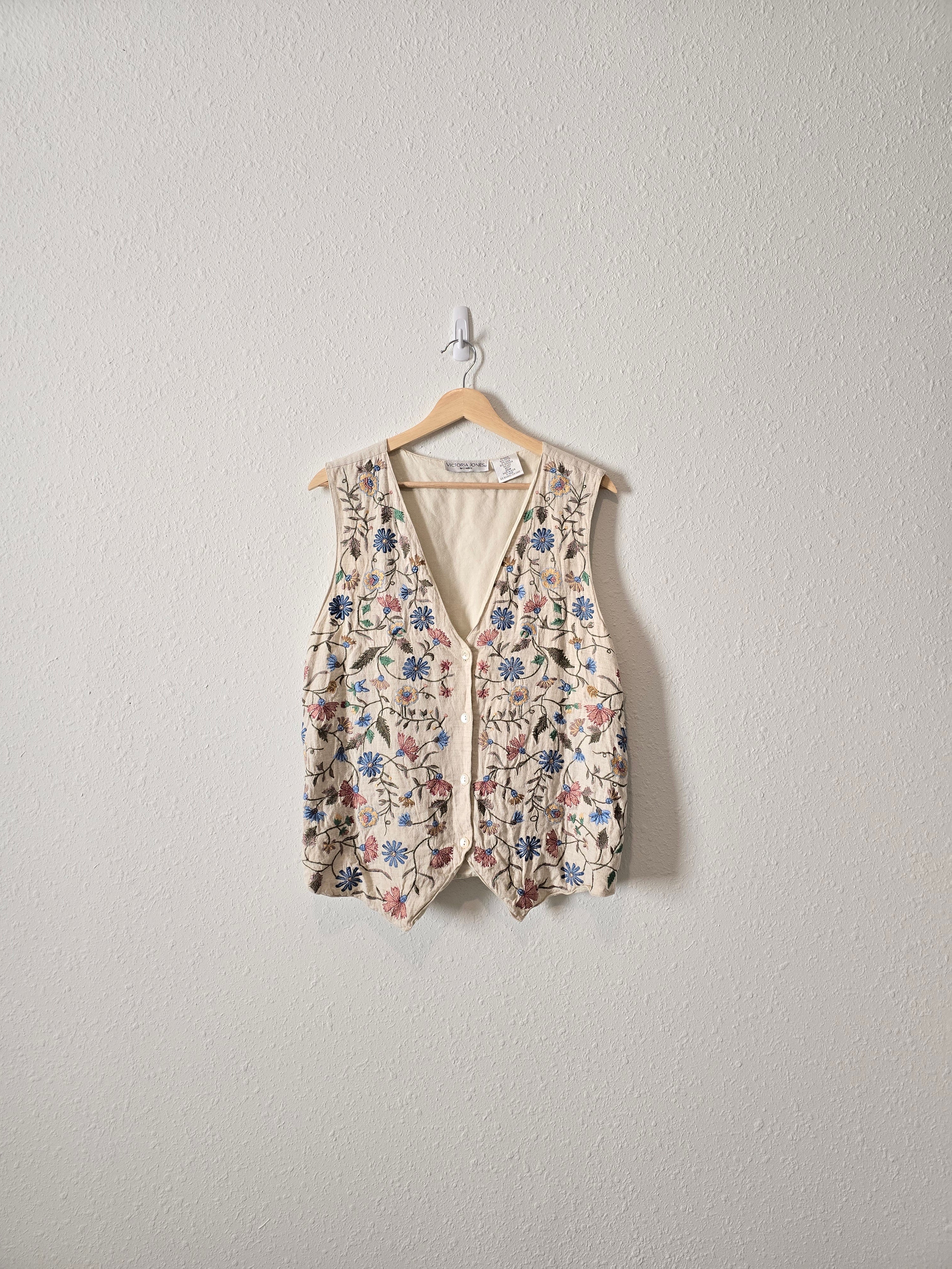 Vintage Floral Embroidered Vest (20W)