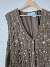 Load image into Gallery viewer, Vintage Floral Embroidered Vest (22/24W)
