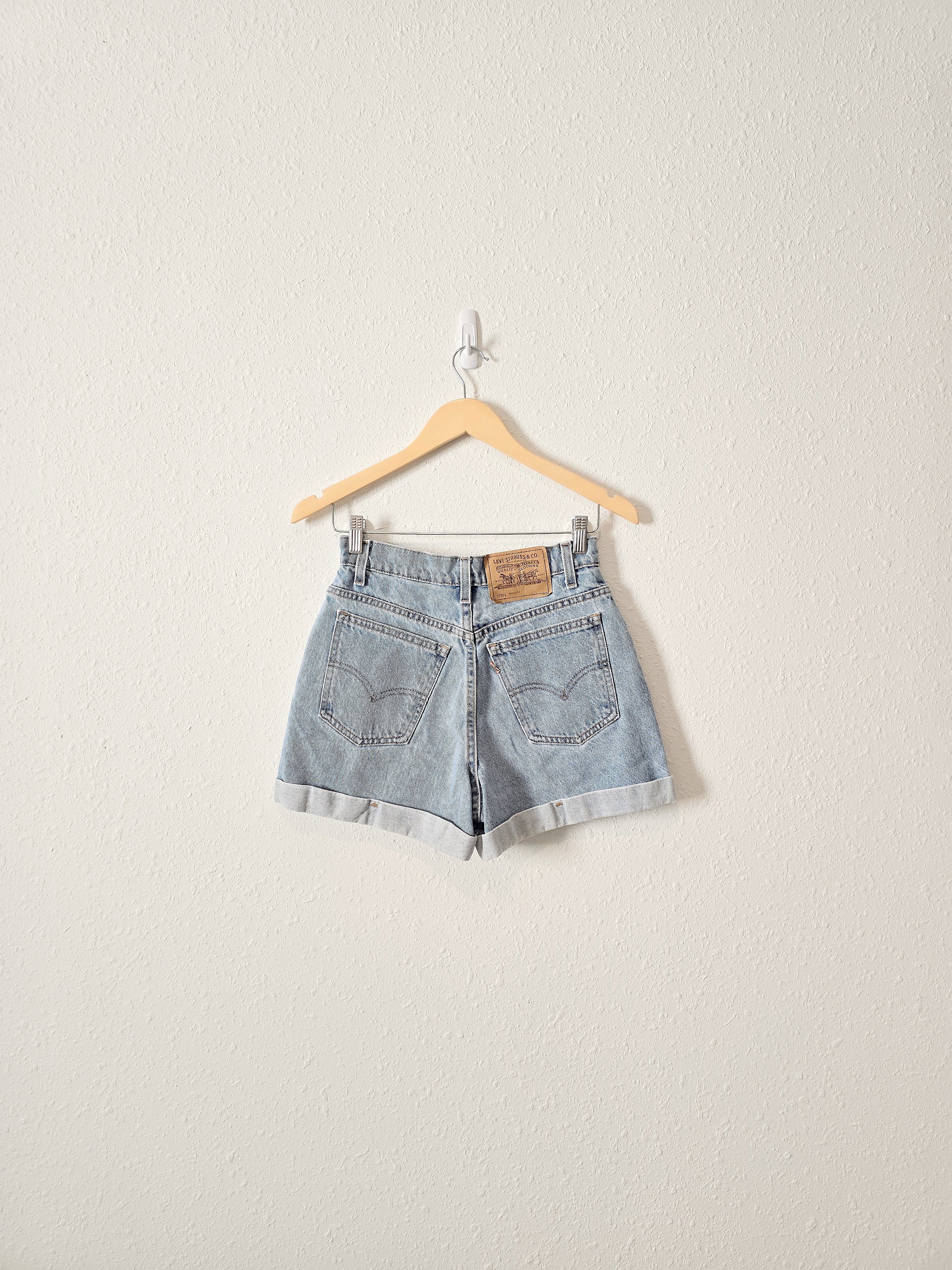 Vintage Levi's Orange Tab Shorts (25/26)