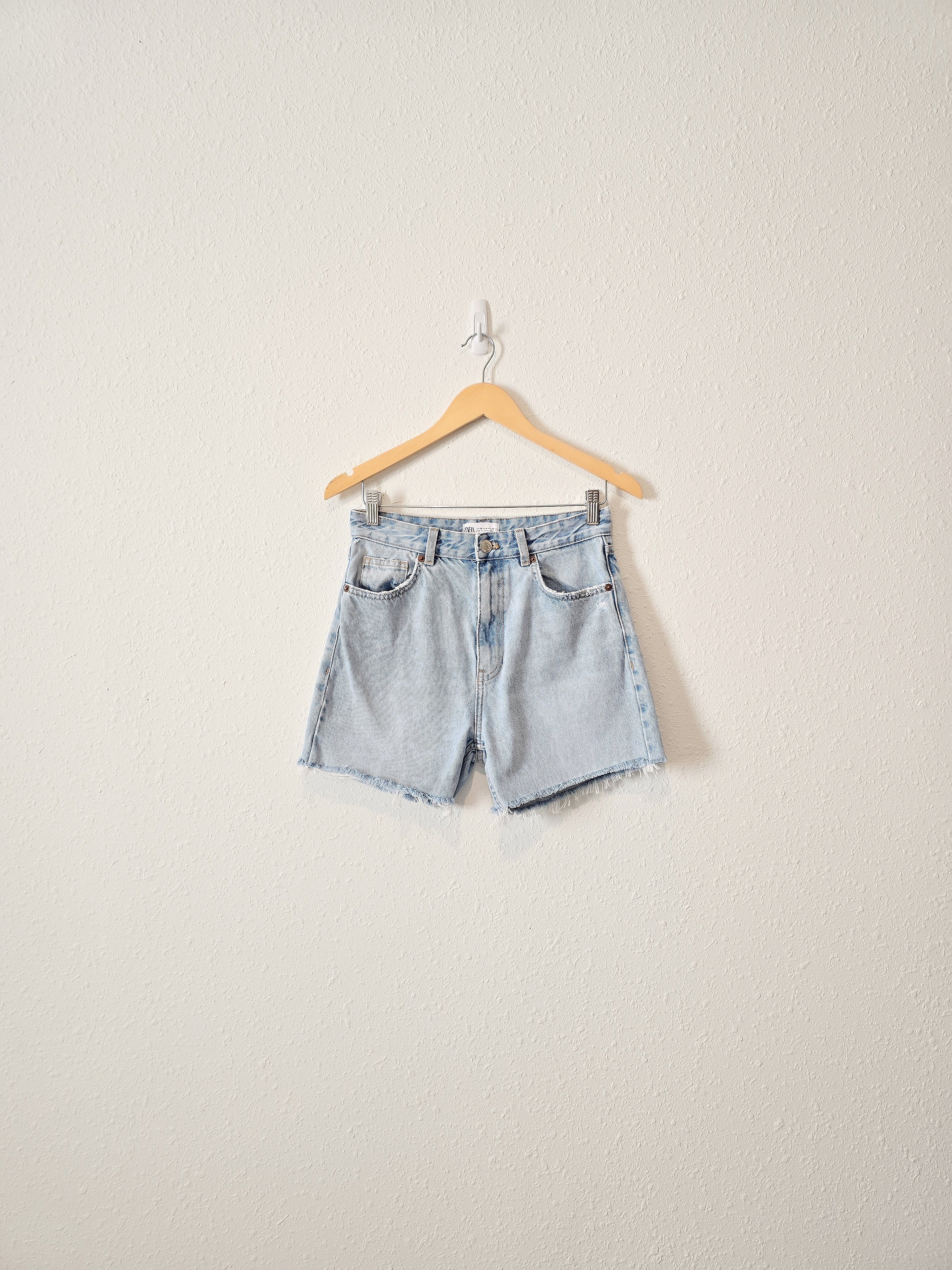 Zara Light Wash Denim Shorts (6)