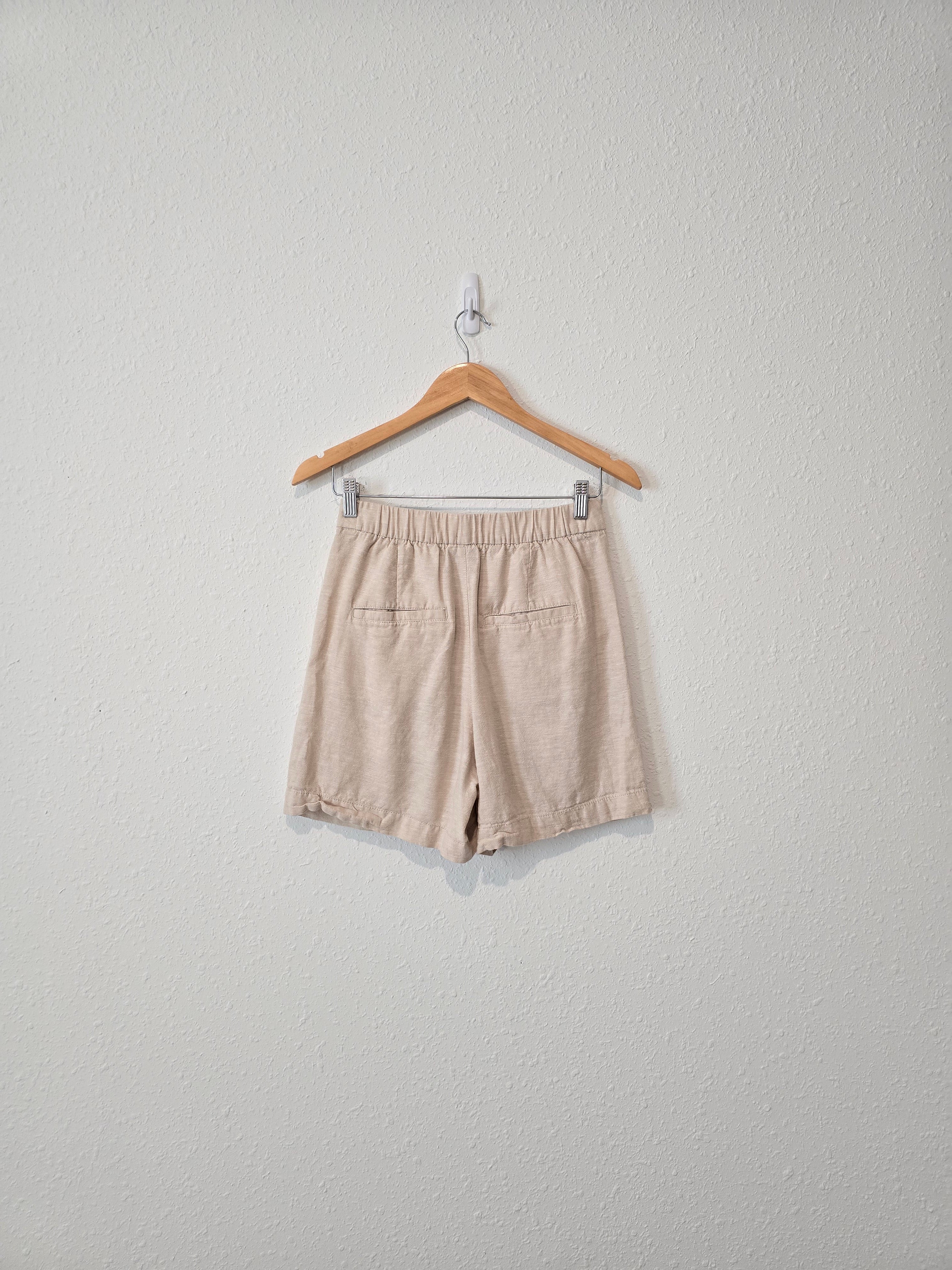 High Rise Pleated Linen Shorts (2)