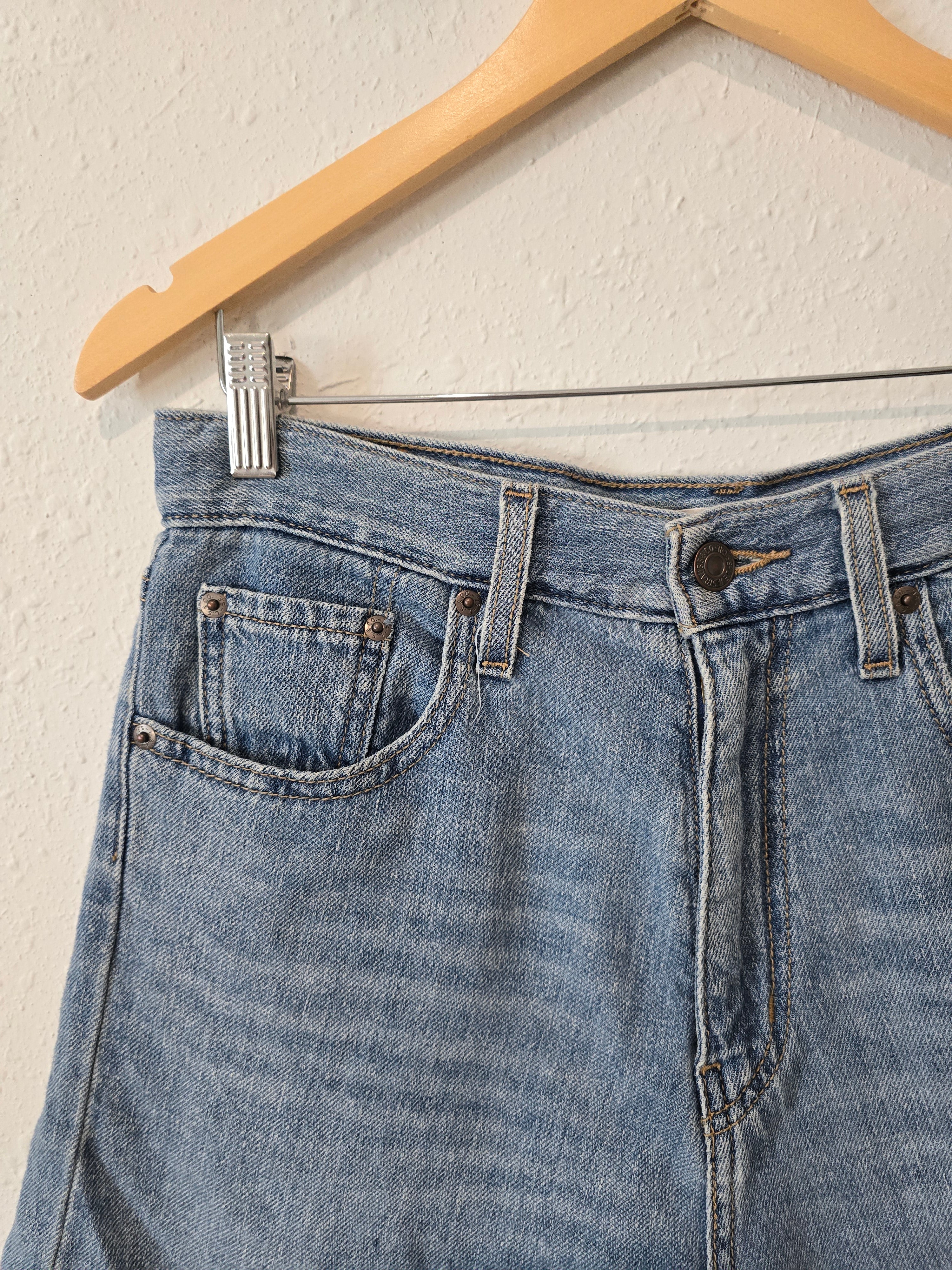 Levi's High Loose Shorts (28)