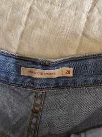 Levi's High Loose Shorts (28)