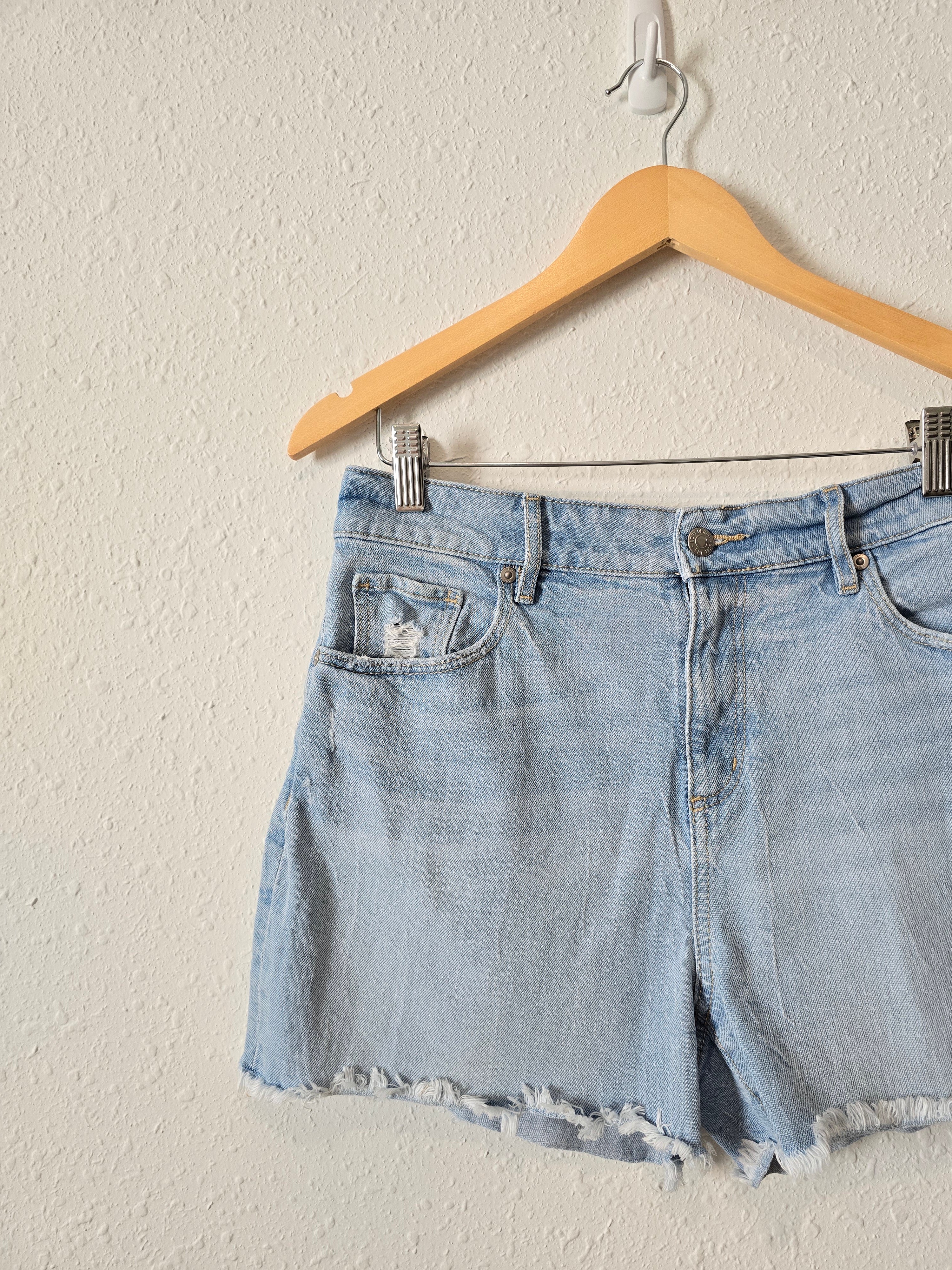 Loft Light Wash Denim Shorts (28/6)