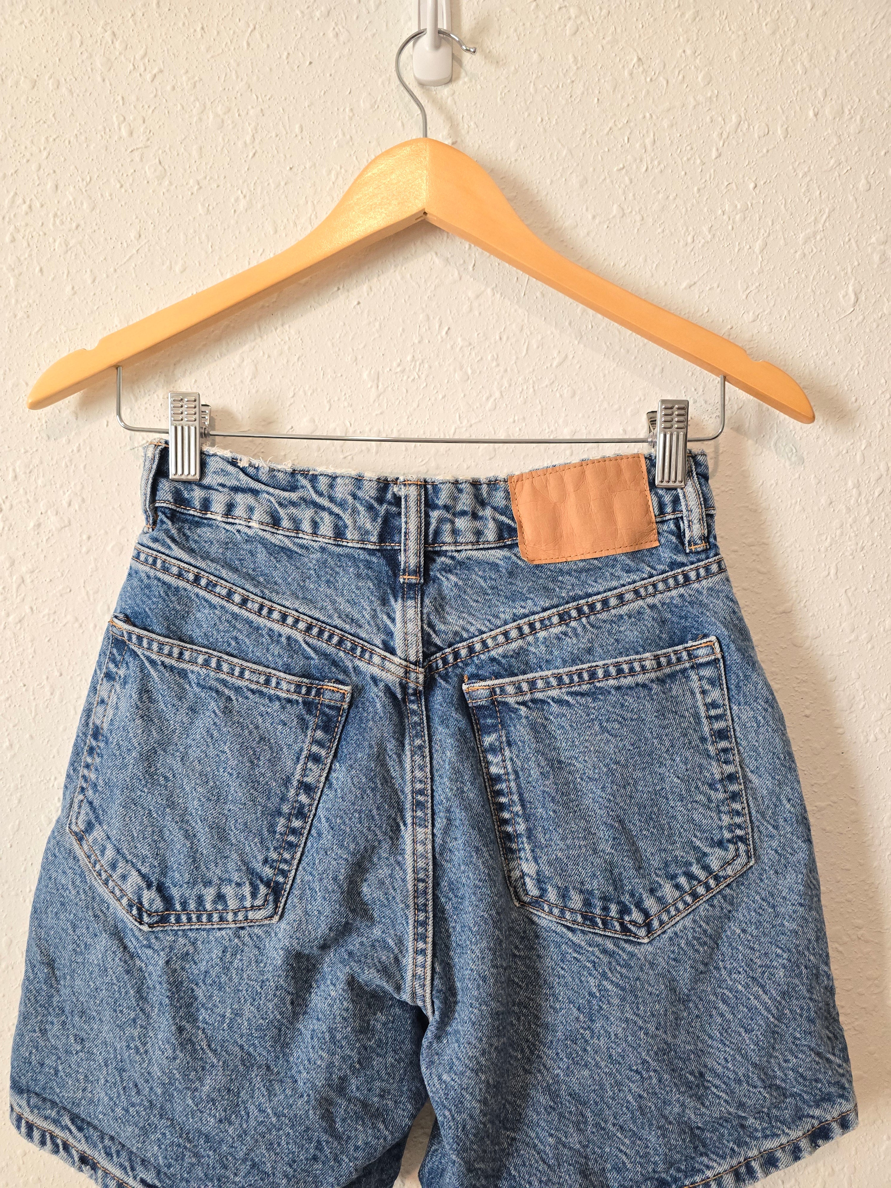 Zara High Rise Relaxed Shorts (2)