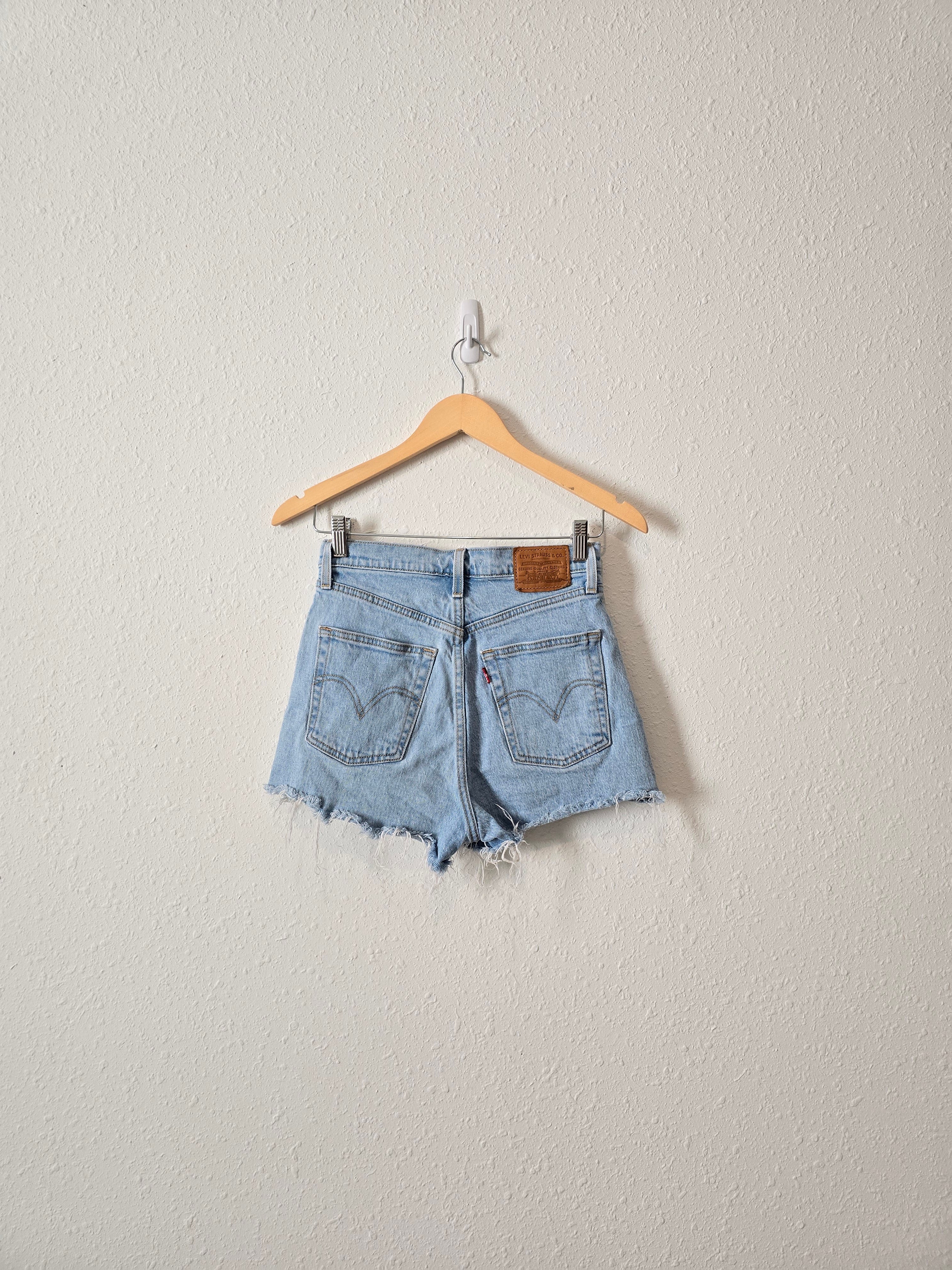 Levi's Ribcage Denim Shorts (26)