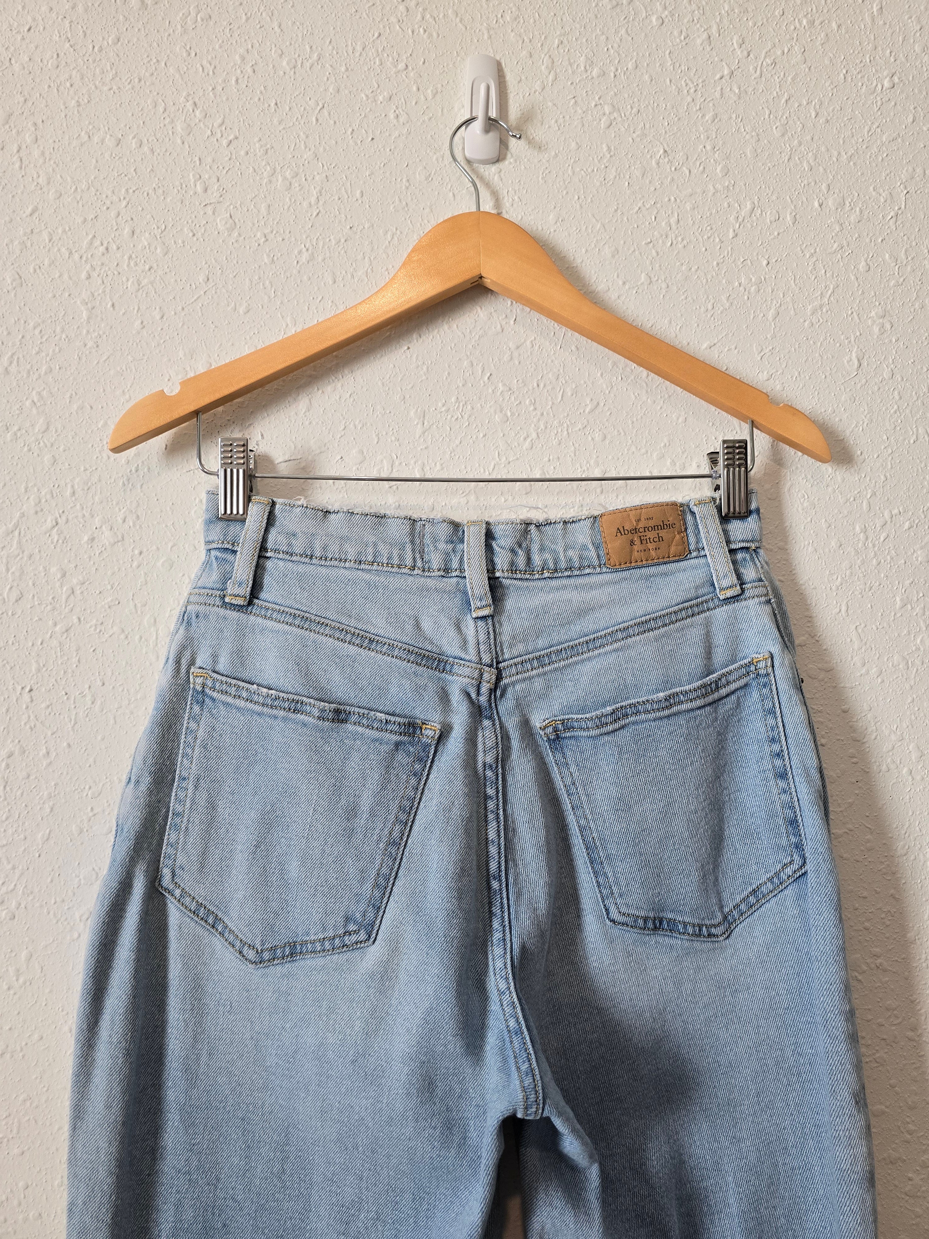 Abercrombie 90s Straight Jeans (26/2)