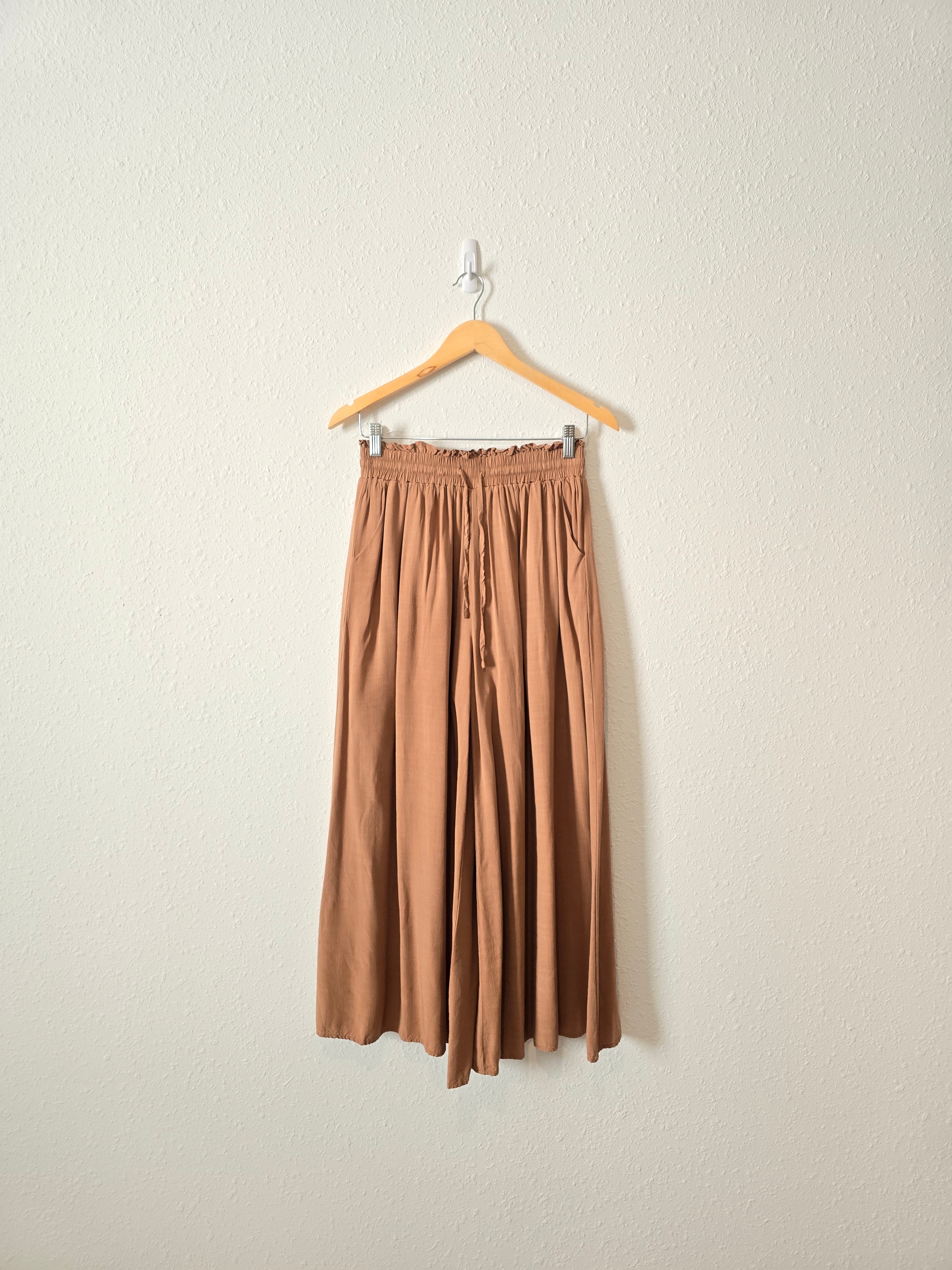 Nutmeg Wide Leg Flowy Pants (S)