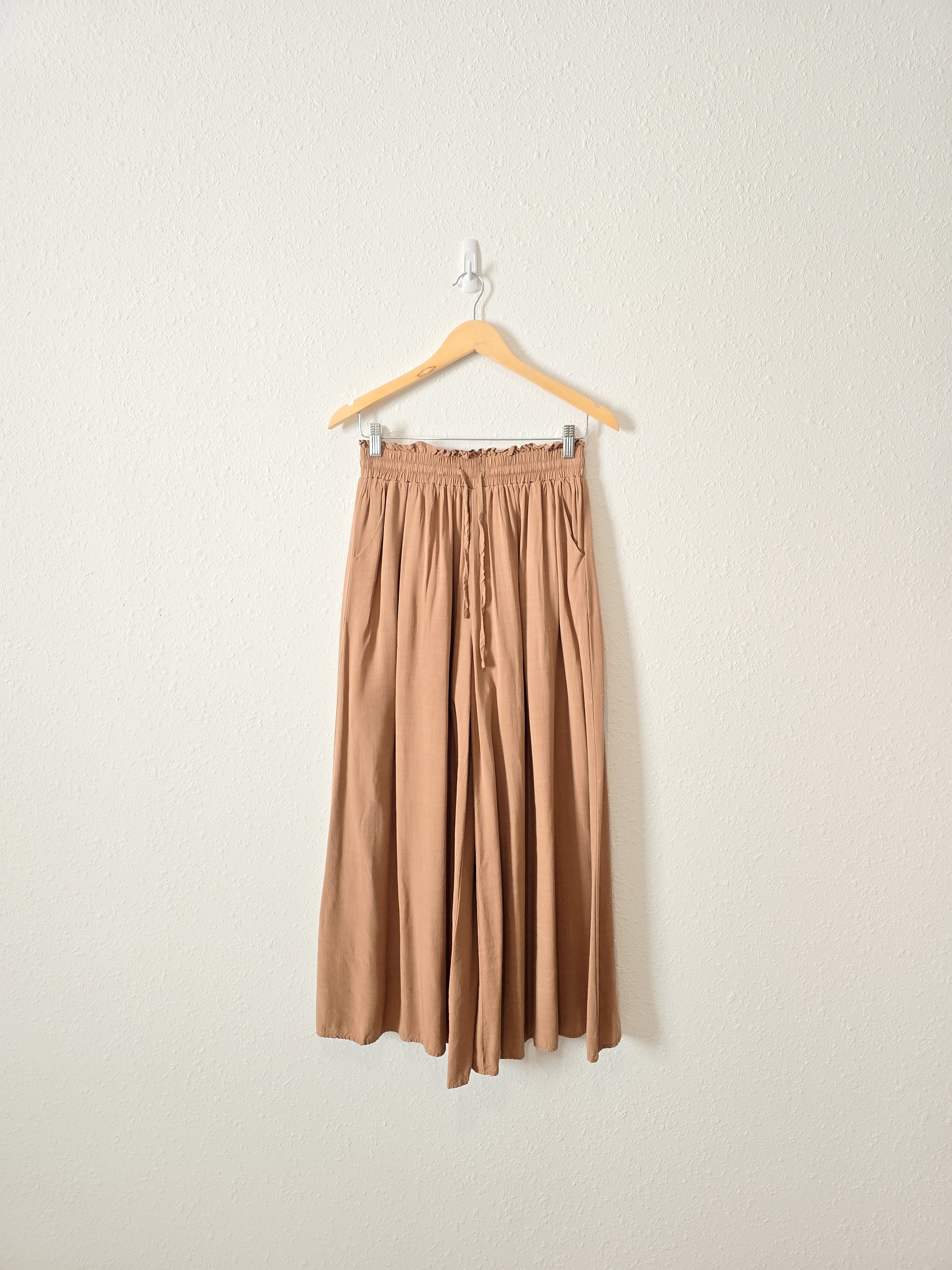 Nutmeg Wide Leg Flowy Pants (S)