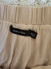 Load image into Gallery viewer, Cream Linen Straight Pants (M)
