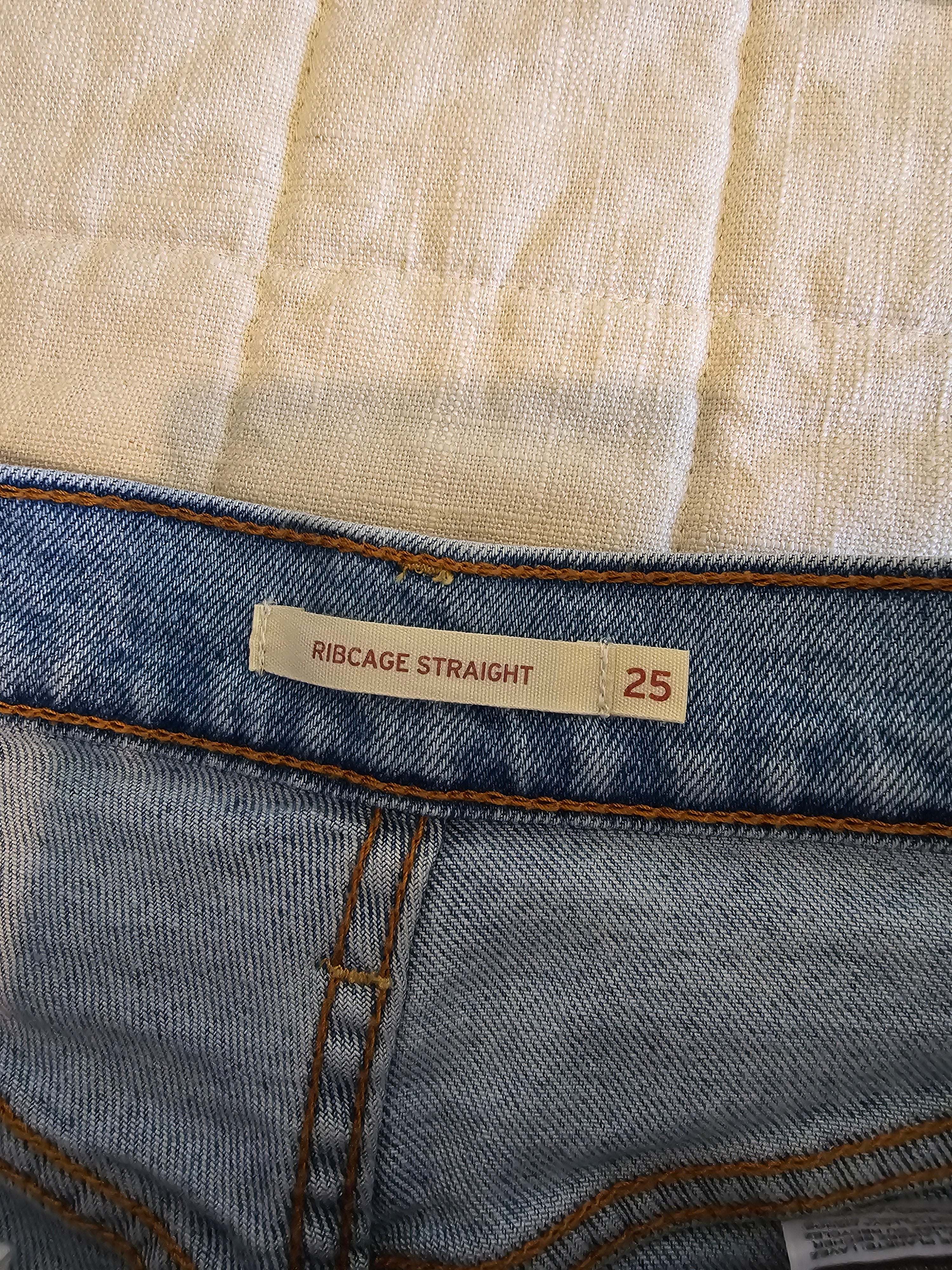 Levi's Ribcage Straight Jeans (25)