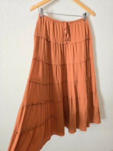 Flowy Tiered Maxi Skirt (M)